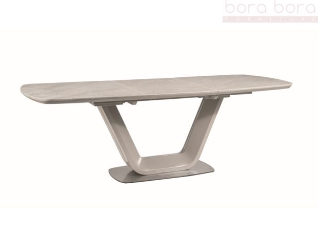 Extendable dining table № 061 701
